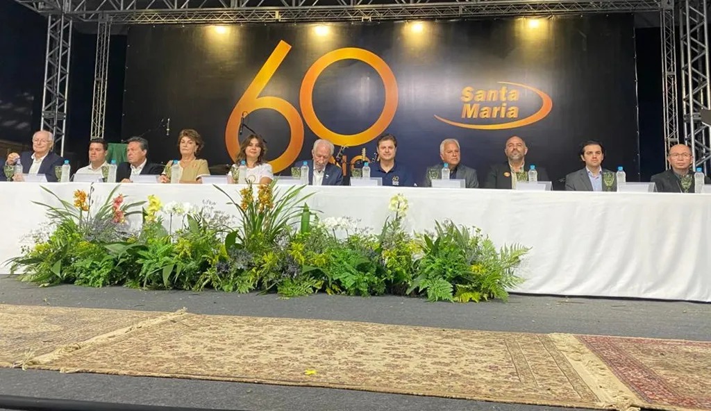Presidente Marcos Domakoski representa o Pró-Paraná na celebração dos 60 anos do grupo empresarial Santa Maria