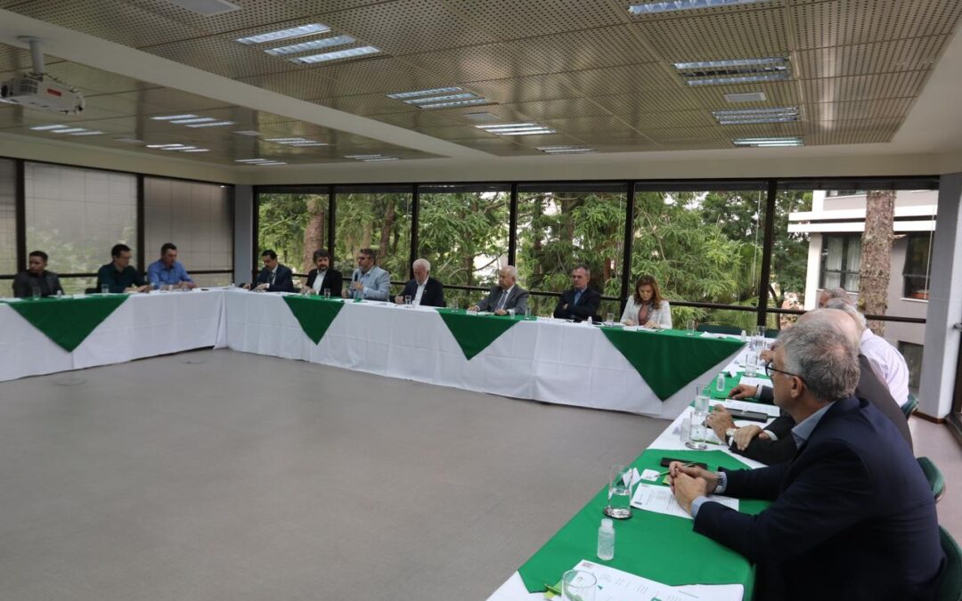 Presidente do Pró-Paraná participa de reunião com Governo do estado, bancada federal paranaense e BRDE sobre criação do Fundo Sul
