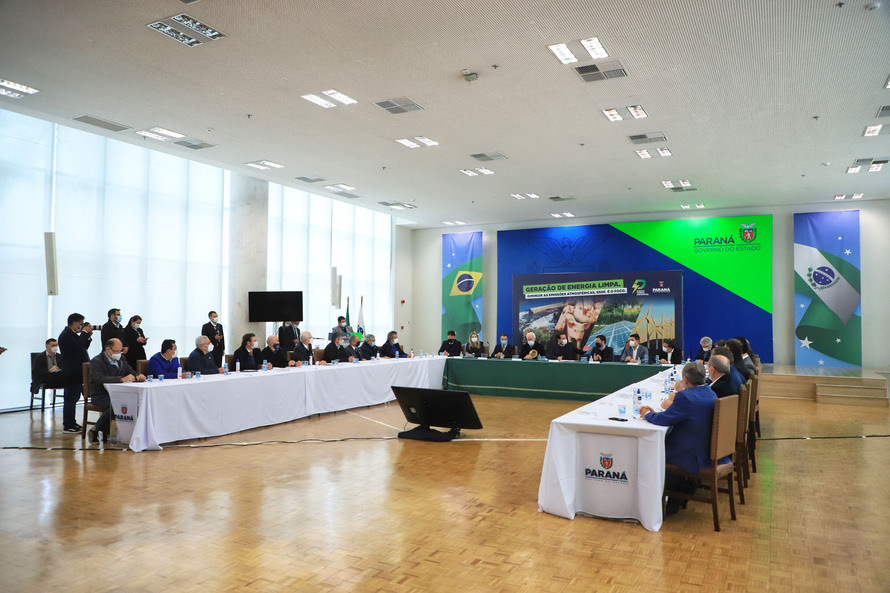 Presidente do Pró-Paraná participa do lançamento do Paraná Energia Sustentável
